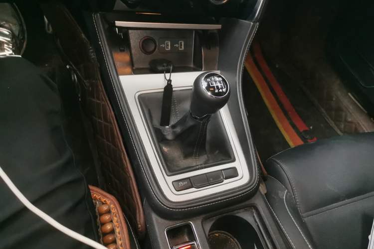 Used MG 6 2017 20T Manual Luxury Smart Connect Version China V Standard
