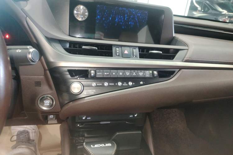 Used Lexus ES 2020 200 Excellence Edition
