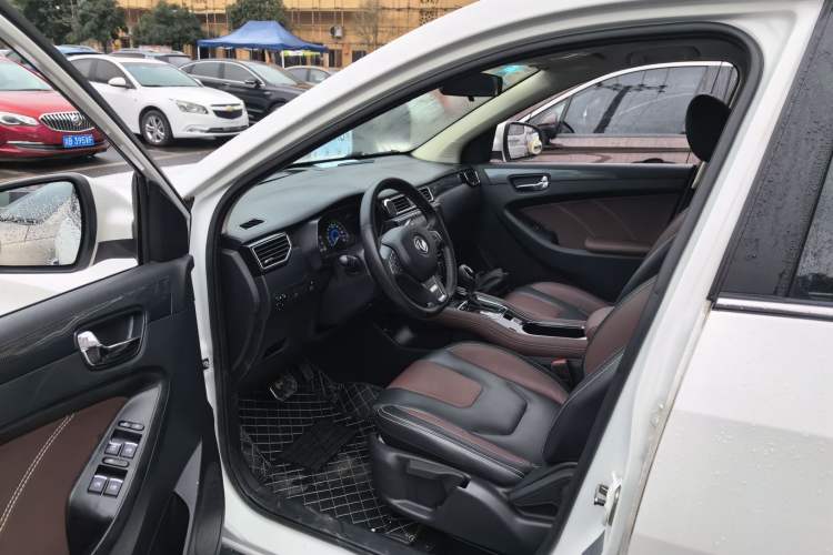 Used Dongfeng Fengon 580 2017 Revised Version 1.5T CVT Luxury Edition
