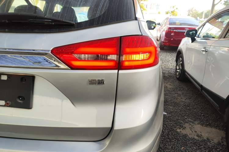 Used Geely Auto Emgrand X7 Sport 2016 1.8TD Automatic ZhiZun Version