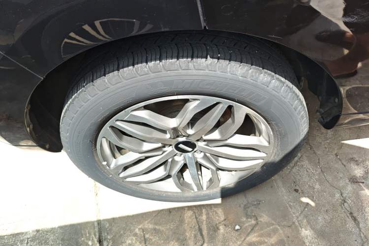 Used Wey VV5 2019 Upgraded Model 2.0T Two-Wheel Drive Ultra-Luxury Version China V Standard
