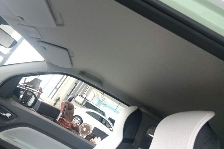 Used Wuling Hongguang MINIEV 2022 Macaron Premium Model – Lithium Ternary Battery