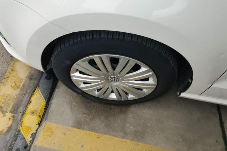 Used Volkswagen Polo 2016 1.6L Automatic Comfort Model
