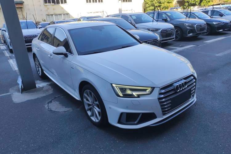 Used Audi A4L 2019 40 TFSI Fashion Edition China VI Emission Standard
