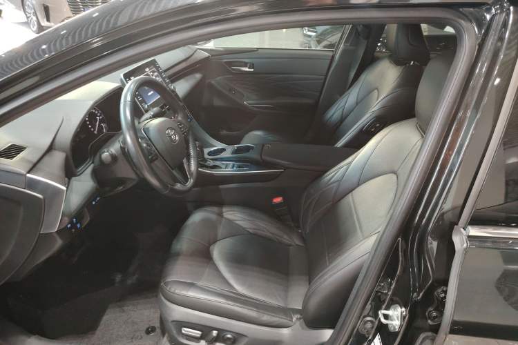 Used Toyota Avalon 2019 2.5L Touring Premium Version China VI Standard
