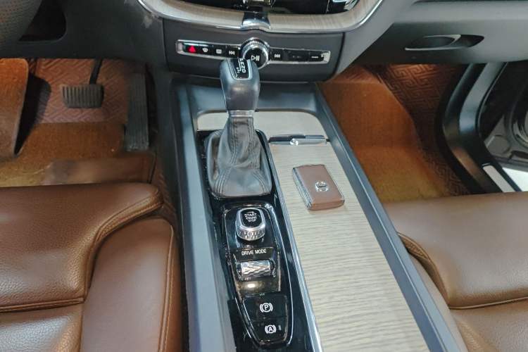 Used Volvo XC60 2020 T5 4x4 Smart Luxury Edition
