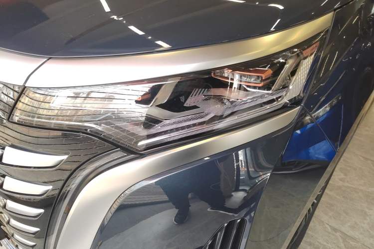 Used Denza D9 2022 DM-i 970 Four-Wheel Drive Flagship Model