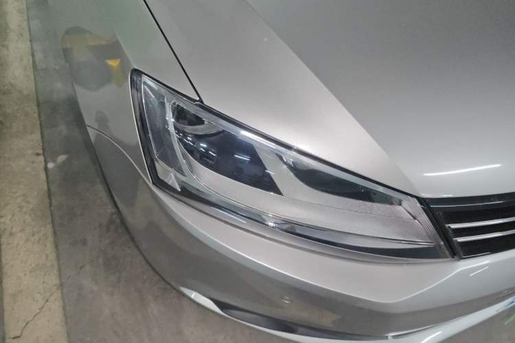 Used Volkswagen Sagitar 2014 Revised Version 1.4TSI Automatic Luxury Edition
