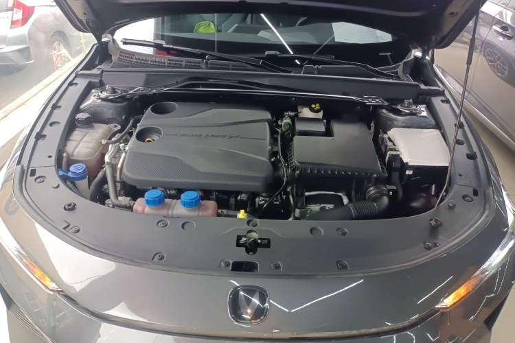 Used Changan UNI-V iDD 2024 Blue Whale Smart Electric iDD 136km ZhiKu Model