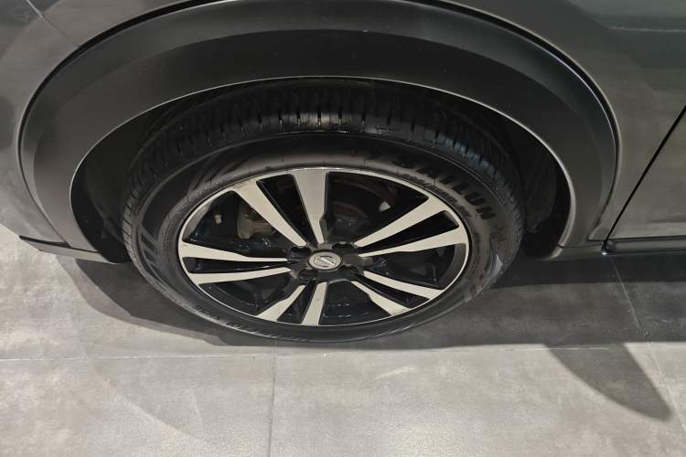 Used Nissan Kicks 2018 1.5L CVT Smart Connect Luxury Edition
