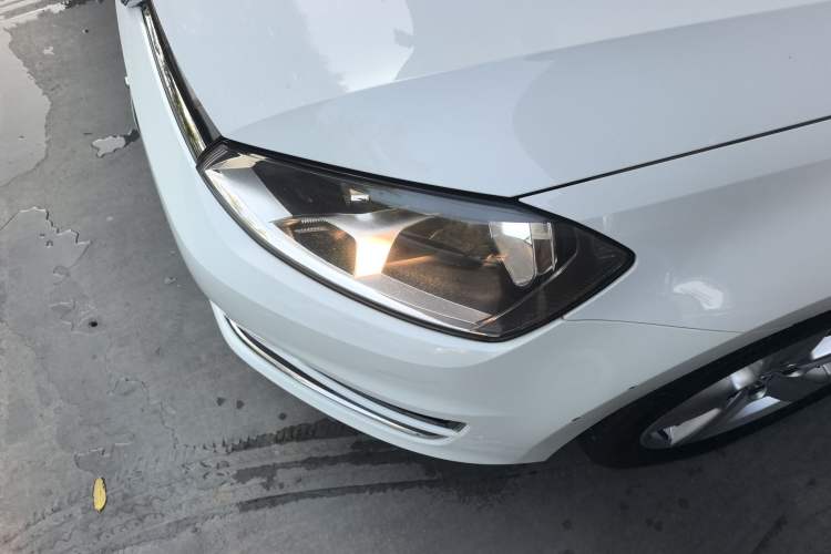 Used Volkswagen Golf 2015 1.6L Automatic Fashion Model
