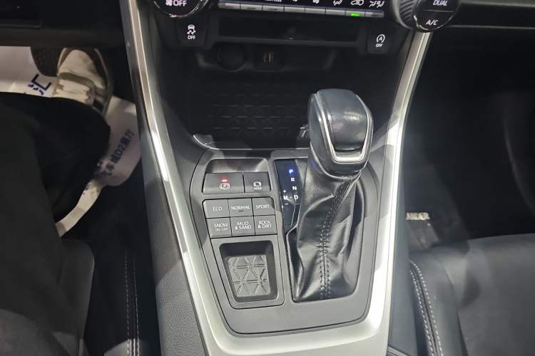 Used Toyota Wildlander 2023 2.0L CVT Four-Wheel Drive Luxury PLUS Edition
