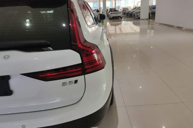 Used Volvo V90 2022 Cross Country B5 AWD Prestige Edition