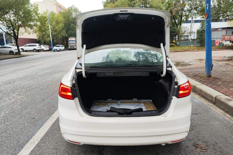 Used Ford Escort 2015 1.5L Automatic Fashion Model