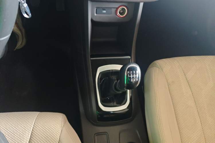 Used Baojun 310W 2017 1.5L Manual Comfort Version China VI Emission Standard