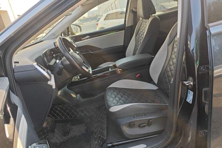 Used Volkswagen ID.6 CROZZ 2022 Long-Range PRO Edition
