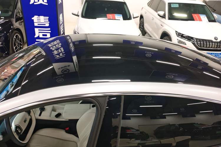 Used  E8 2024 550 km Range Rear-Drive MAX