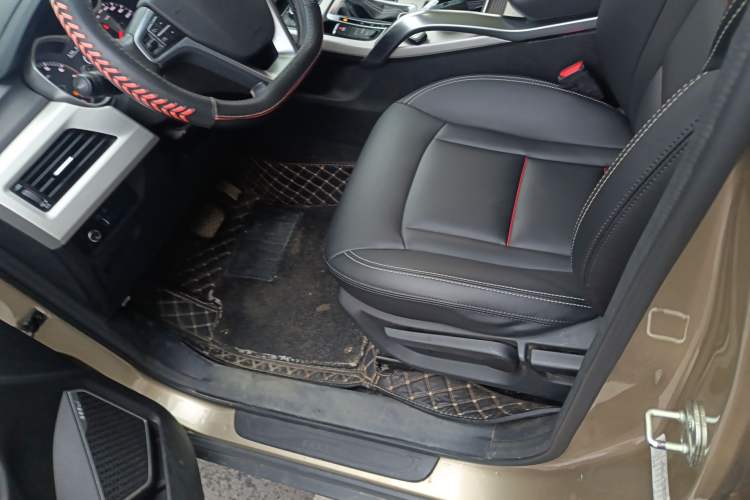 Used Geely Auto Emgrand X7 Sport 2018 1.8TD Automatic Two-Wheel Drive Zhiya Model