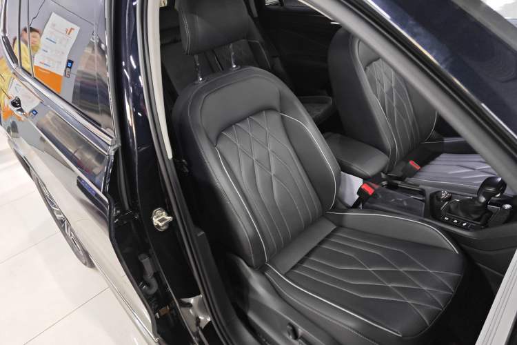 Used Volkswagen Tiguan L 2022 380TSI Automatic All-Wheel Drive R-Line Enhanced Comfort 7-Seater