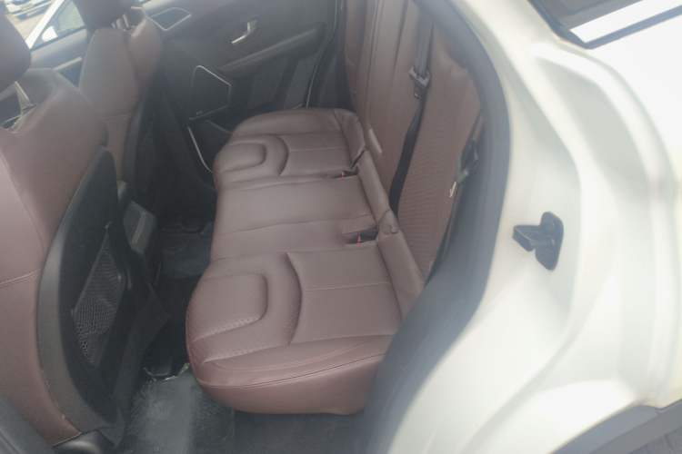 Used Land X7 2015 2.0T Panoramic Prestige Edition
