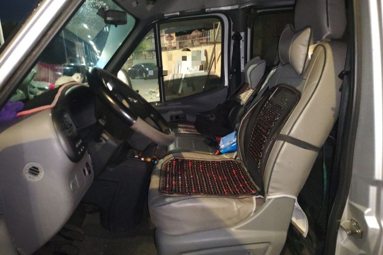 Used JMC Transit 2019 2.8T Commercial Version Short Wheelbase Mid-Roof 6-Seater China VI JX493