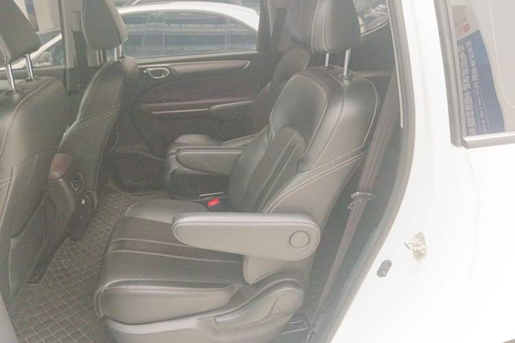 Used GAC Trumpchi M6 2023 PRO 270T DCT Luxury Edition
