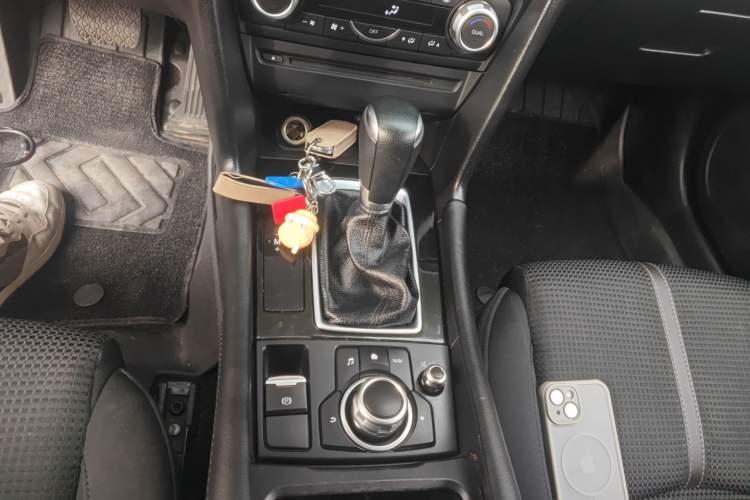 Used Mazda Mazda 3 Axela 2017 Hatchback 1.5L Automatic Luxury Model Emission Standard China V