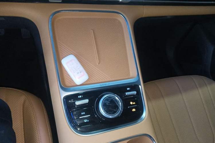 Used  Galaxy Xingjian 7 EM-i 2025 120km Launch+ Version
