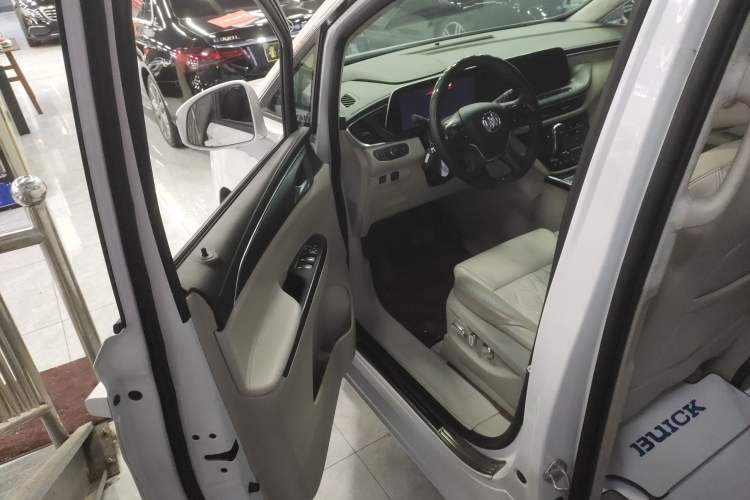 Used Buick GL8 2021 ES Landtrek 653T Comfort Edition
