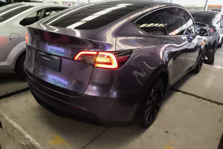 Used Tesla Model Y 2021 Standard Range Rear-Wheel Drive Version
