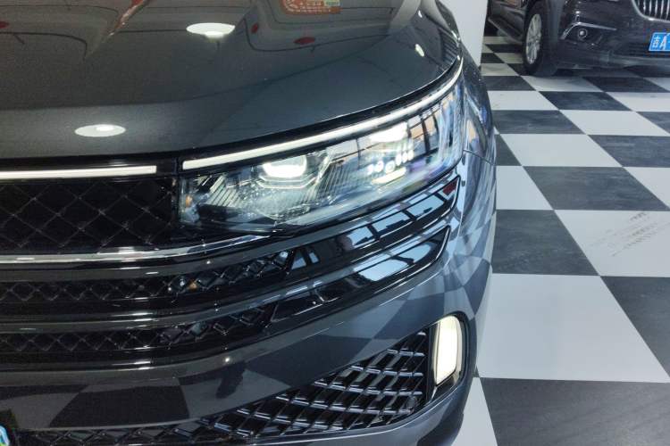 Used Volkswagen Tavendor 2024 380TSI All-Wheel Drive R-Line Cruise Edition
