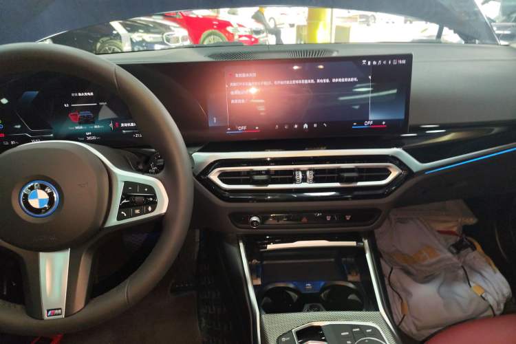 Used BMW i3 2024 eDrive 35 L
