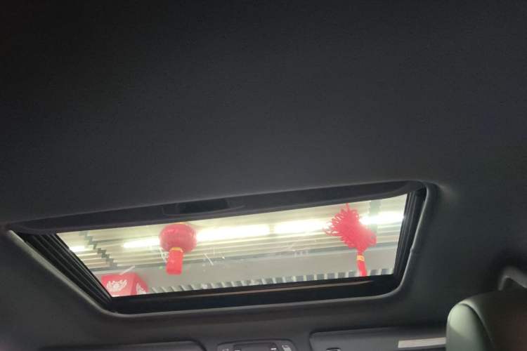 Used Toyota Granvia 2024 2.5L Hybrid Luxury Edition
