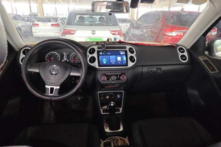 Used Volkswagen Tiguan 2017 300TSI Automatic Two-Wheel Drive Silk Road Luxury Edition
