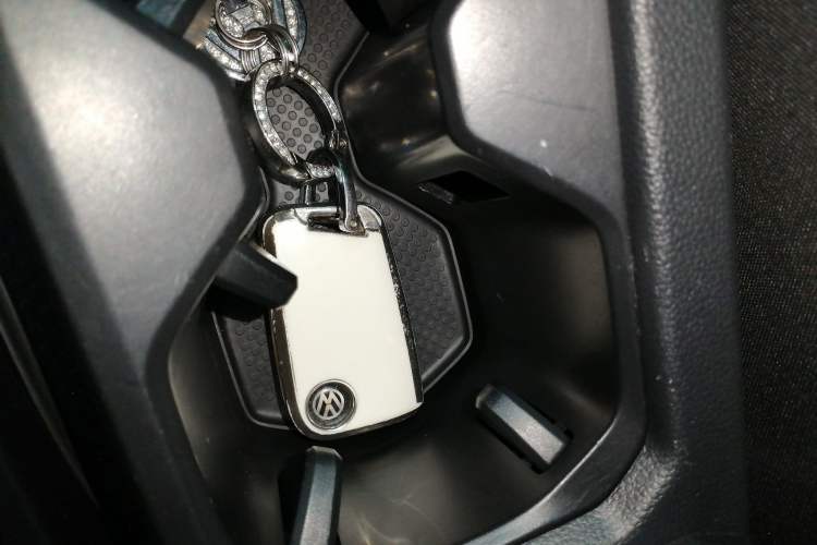 Used Volkswagen Tiguan L 2019 Revised 330TSI Automatic Two-Wheel Drive Smart & Luxury Edition China VI Standard
