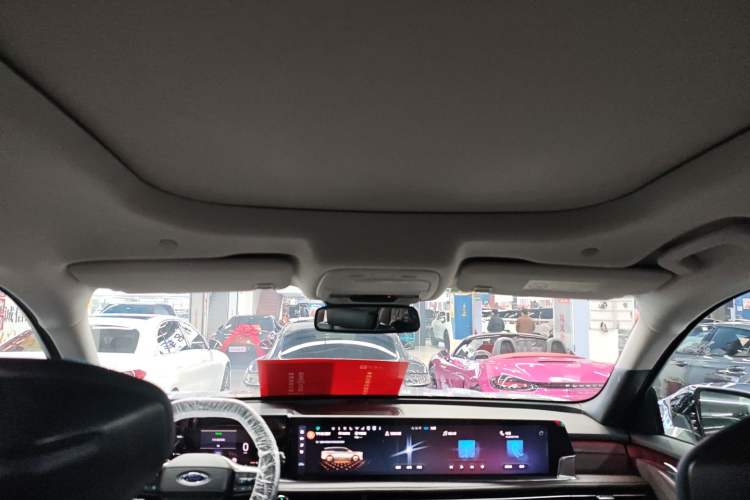 Used Ford Edge 2025 Ford Explorer L 2.0T EcoBoost E-Hybrid Four-Wheel-Drive 7-Seater Supreme Model
