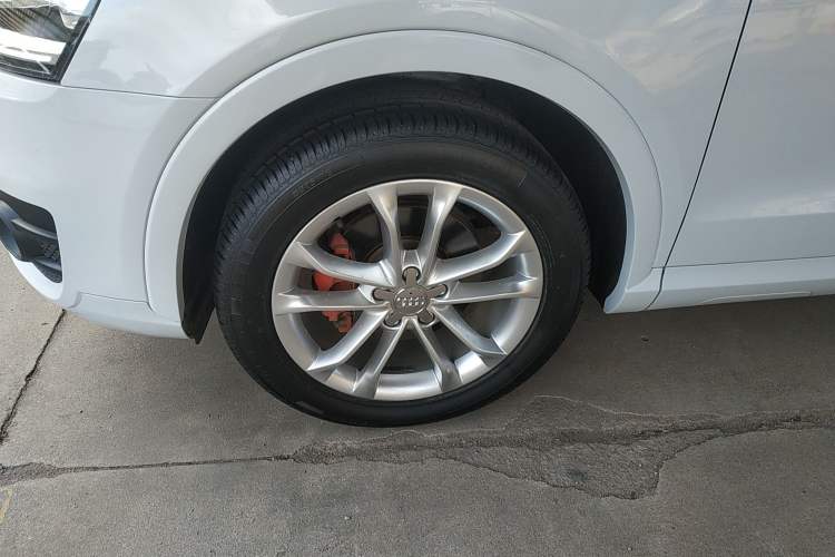 Used Audi Q3 2016 30 TFSI Collector's Edition Comfort Model
