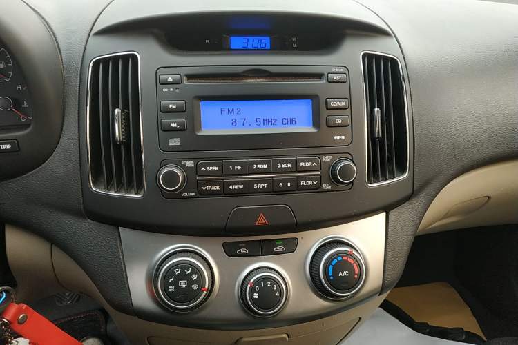 Used Hyundai Celesta 2016 1.6L Manual Jia Yue Sunroof Edition