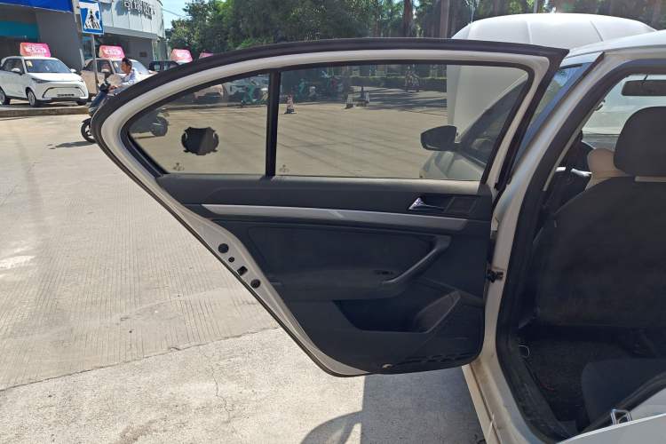 Used Volkswagen Lavida 2018 Classic 1.5L Automatic Fashion Edition China VI Standard
