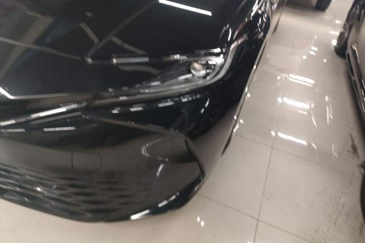 Used Toyota Camry 2024 Dual-Motor 2.0 HGVP Luxury Edition
