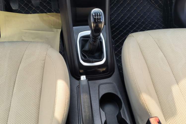 Used Baojun 310W 2017 1.5L Manual Comfort Model China V Standard