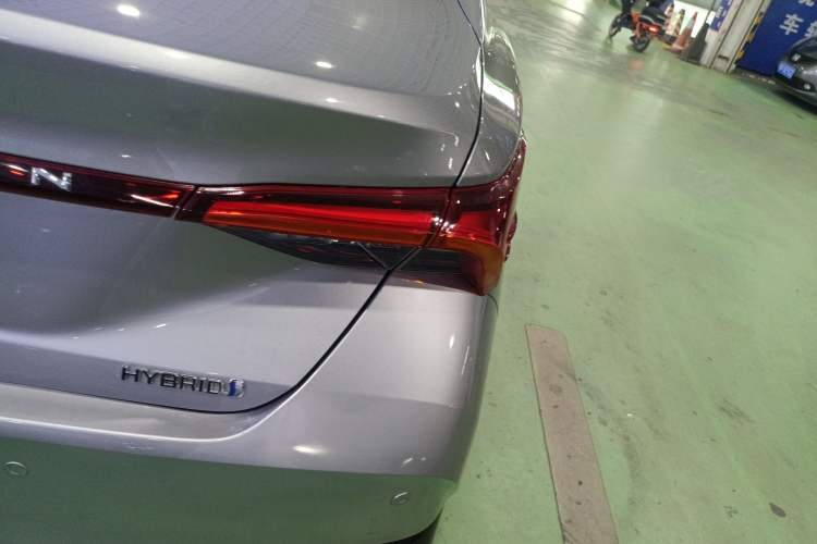 Used Toyota Avalon 2019 Dual-Engine 2.5L Luxury Edition China VI Standard