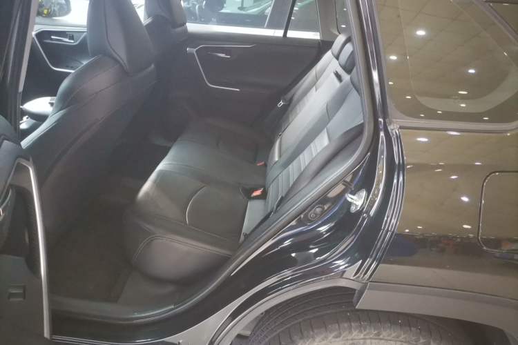 Used Toyota Wildlander 2022 2.0L CVT Two-Wheel Drive Luxury Edition
