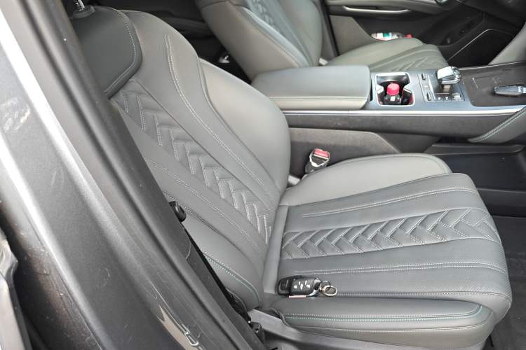 Used BYD Song L DM-i 2025 Intelligent Driving Version 112 km Beyond-Range Type