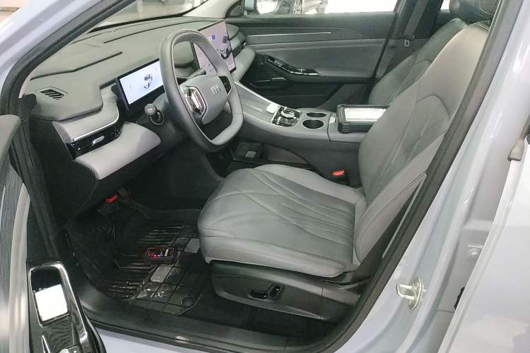 Used  L6 2025 EM-i 140km Explorer+ Edition