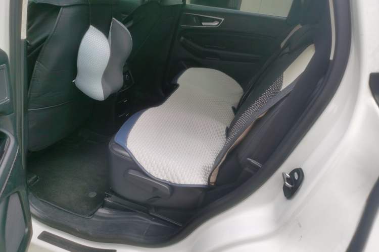 Used Ford Edge 2016 EcoBoost 245 Two-Wheel-Drive Titanium 7-Seater
