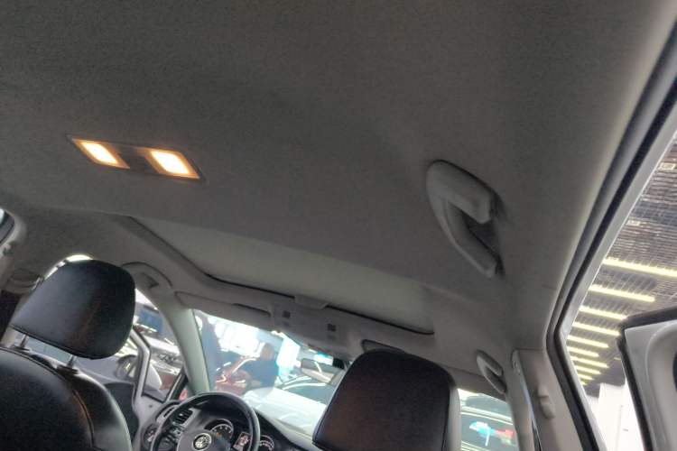 Used Volkswagen Golf 2016 230TSI Automatic Luxury Version
