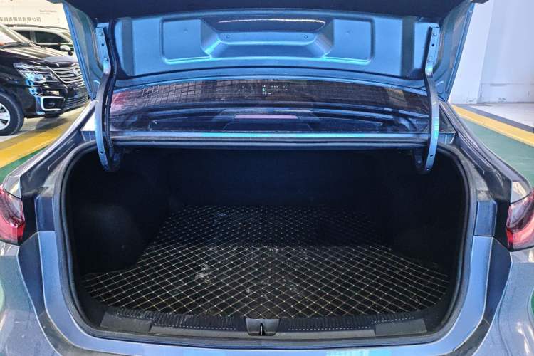 Used Roewe i5 2023 1.5L Manual Comfort Edition