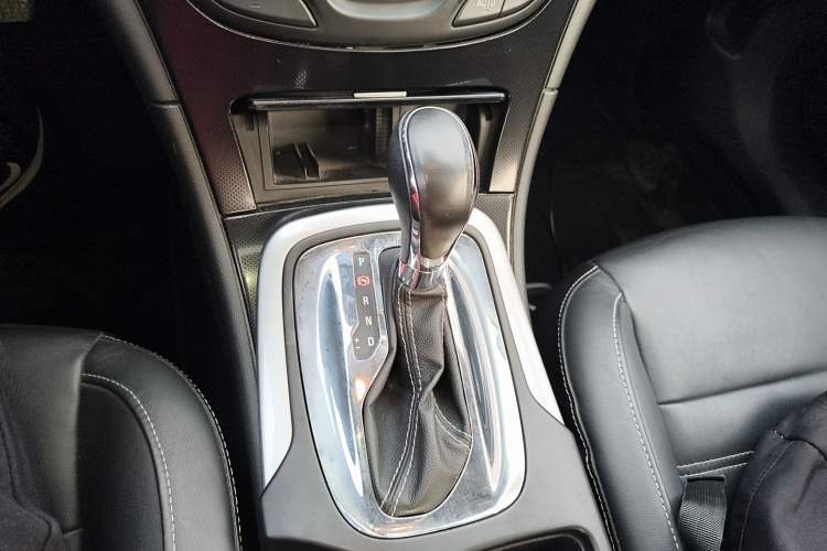 Used Buick Regal 2015 1.6T Fashion Tech Model
