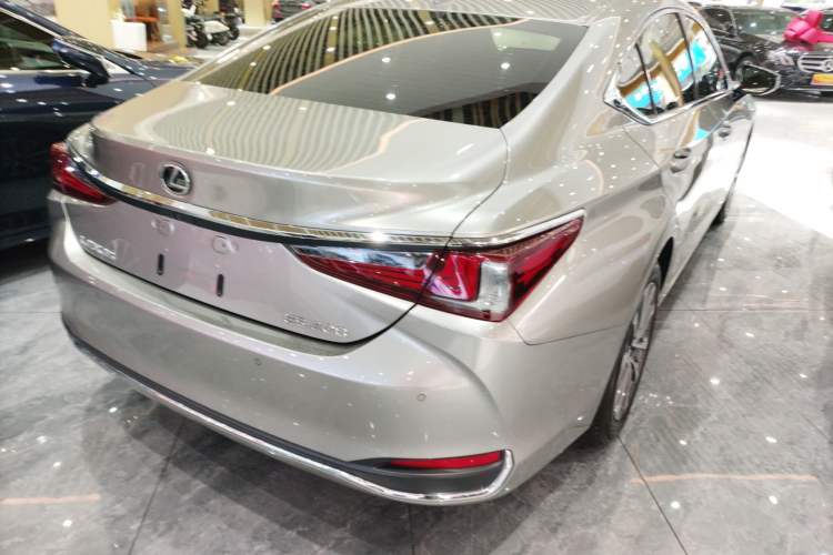 Used Lexus ES 2023 200 Excellence Edition